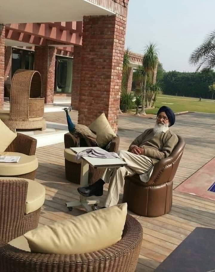 Only_ashuu's tweet photo. ਆ ਬੈਠਾ ਪੰਜਾਬ ਅਤੇ ਸਿਖਾਂ  ਦੀ ਪਿੱਠ ਵਿਚ ਛੁਰਾ ਮਾਰਣ ਵਾਲਾ ਅੱਜ ਦੇ ਸਮੇੰ ਦਾ ਮਸਾ ਰੰਗੜ  20 ਵੀ ਸਦੀ ਦਾ ਮਹਾਨ ਗ਼ਦਾਰ. 
#standwithfarmerschallenge
#FarmerProtest
#kisan
#ਪੰਜਾਬ
#trector2twitter https://t.co/aFIEohb2FD
