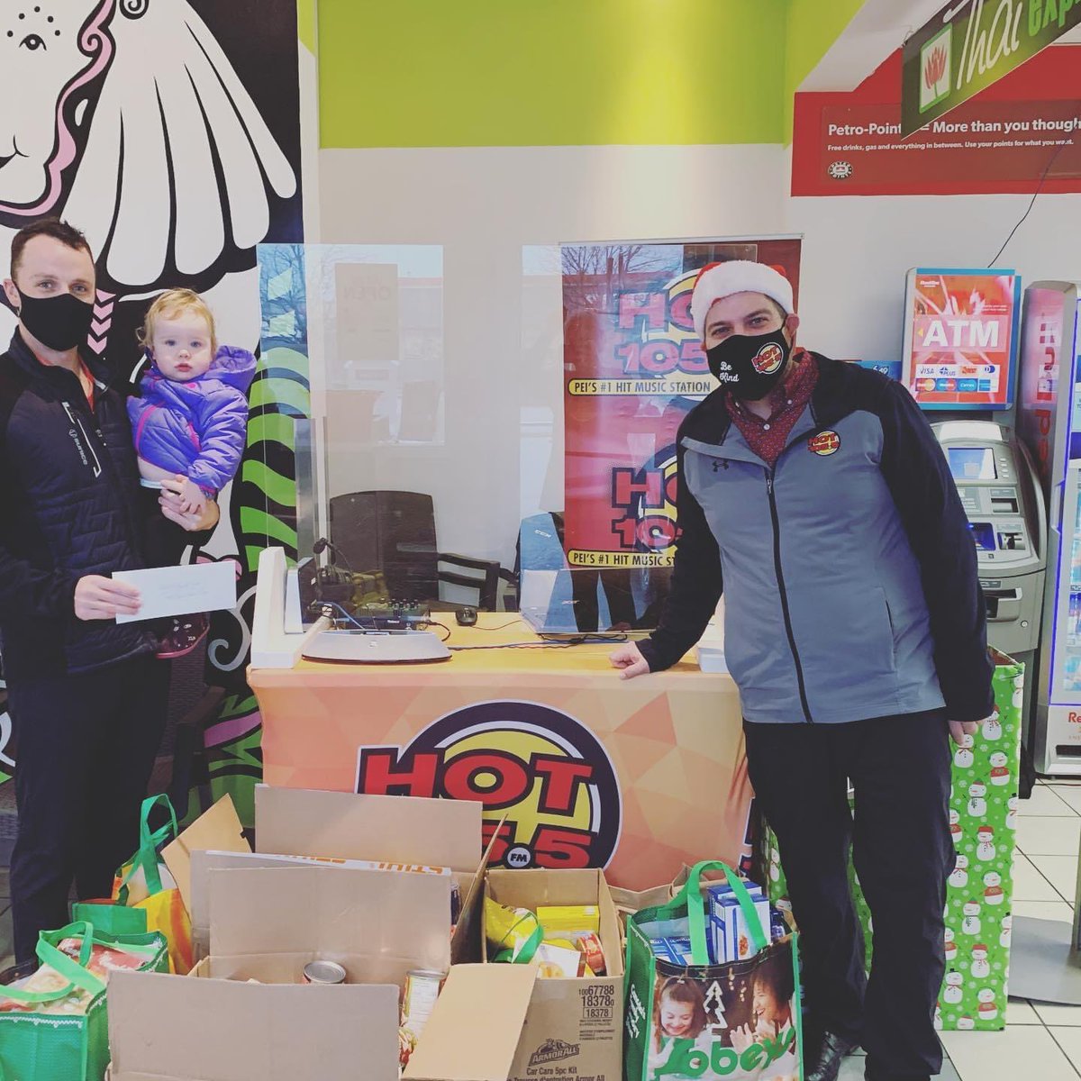 SpaTotalFitness's tweet photo. We were pleased to drop by Mel’s this morning to make a monetary and food donation to the @TheHOT1055 Hot Holiday Food Drive!! A great way to give back this holiday season 🎁 https://t.co/Vj84B4KyzK