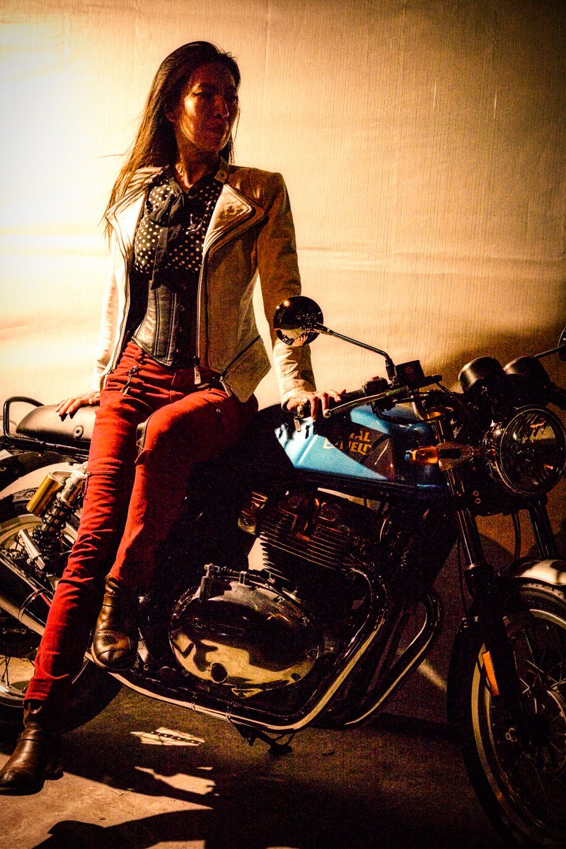 Xsr900T's tweet photo. たまにはエレガントに…
#SilverBackDesign
#ZipZip
#MistMistic
#UNITEDcafe https://t.co/6SJuyKrf0C