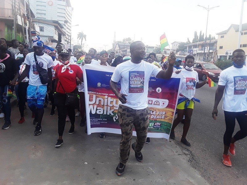 news_ghana's tweet photo. #Politics #Avenor #Dec1 Supporters of NPP and NDC in Avenor undertake peace walk https://t.co/URhUFwKaZI https://t.co/03MhiRHmBk