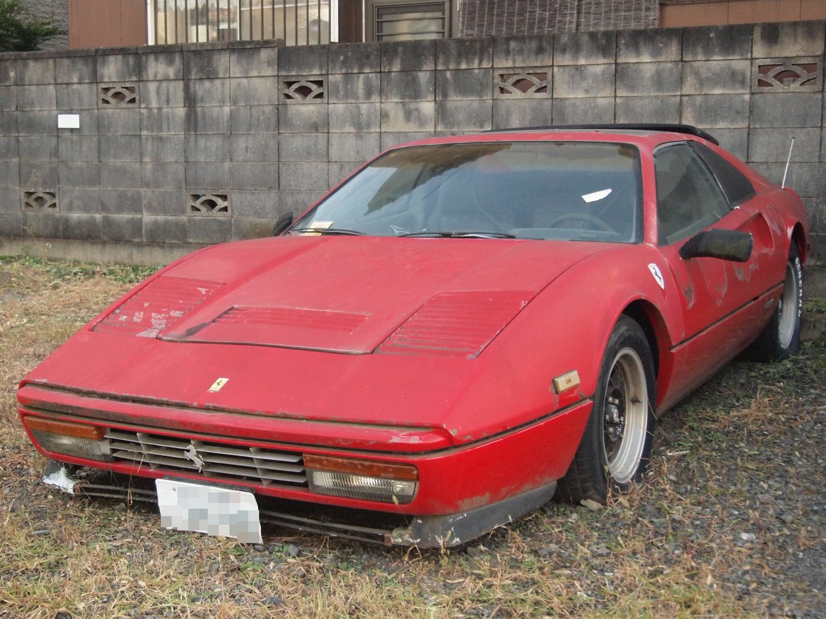 兵庫の車好き このフェラーリは恐らくレプリカだと思われます 引用リツイートでも述べられていますが 本来の328にサンルーフの設定は無いですし 細部のデザインも異なる部分が多いです