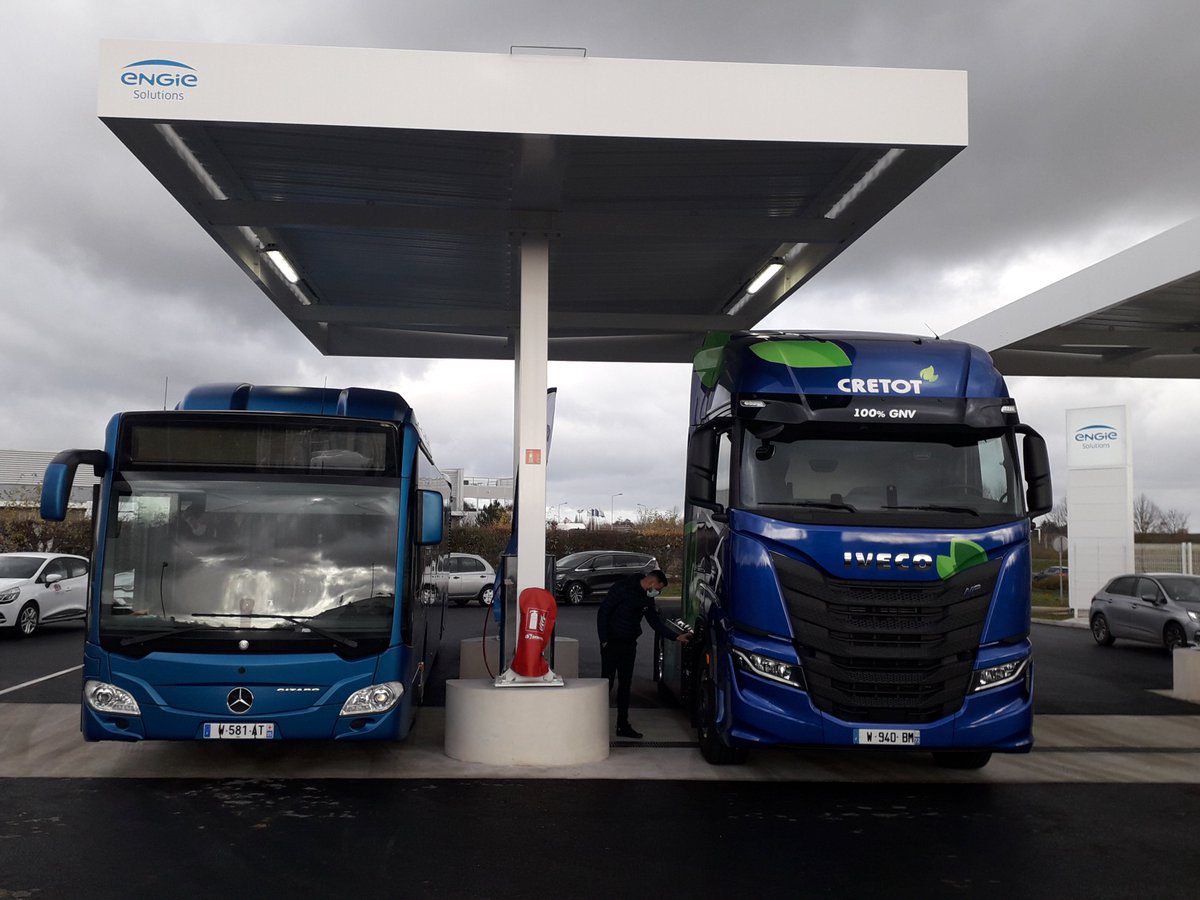 A <a href="/epn_27/">Évreux Portes de Normandie</a> c'est maintenant possible d'utiliser de l'#Hydrogene, du #GNV et du #bioGNV pour une mobilité alternative. Alors n'hésitez plus ! <a href="/VilleEvreux/">Ville d'Evreux</a> #SIEGE27 <a href="/EureenNormandie/">Département de l’Eure</a> <a href="/RegionNormandie/">Région Normandie</a> <a href="/ENGIEsolutions/">ENGIE Solutions</a> <a href="/ENGIEgroup/">ENGIE</a> <a href="/IVECO/">IVECO</a> <a href="/TransUrbain27/">Trans Urbain</a>