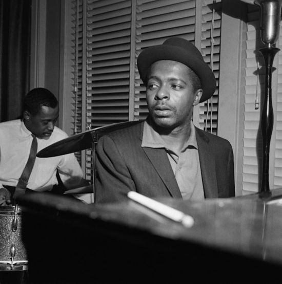 HAPPY BIRTHDAY WYNTON KELLY!!!! 