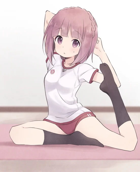 【お題箱】『体操服で柔軟体操するバーベナの3人』
 リクエストありがとうございます!まずは愛花ちゃんから描いてみました。
#アリスギアお絵かき 
