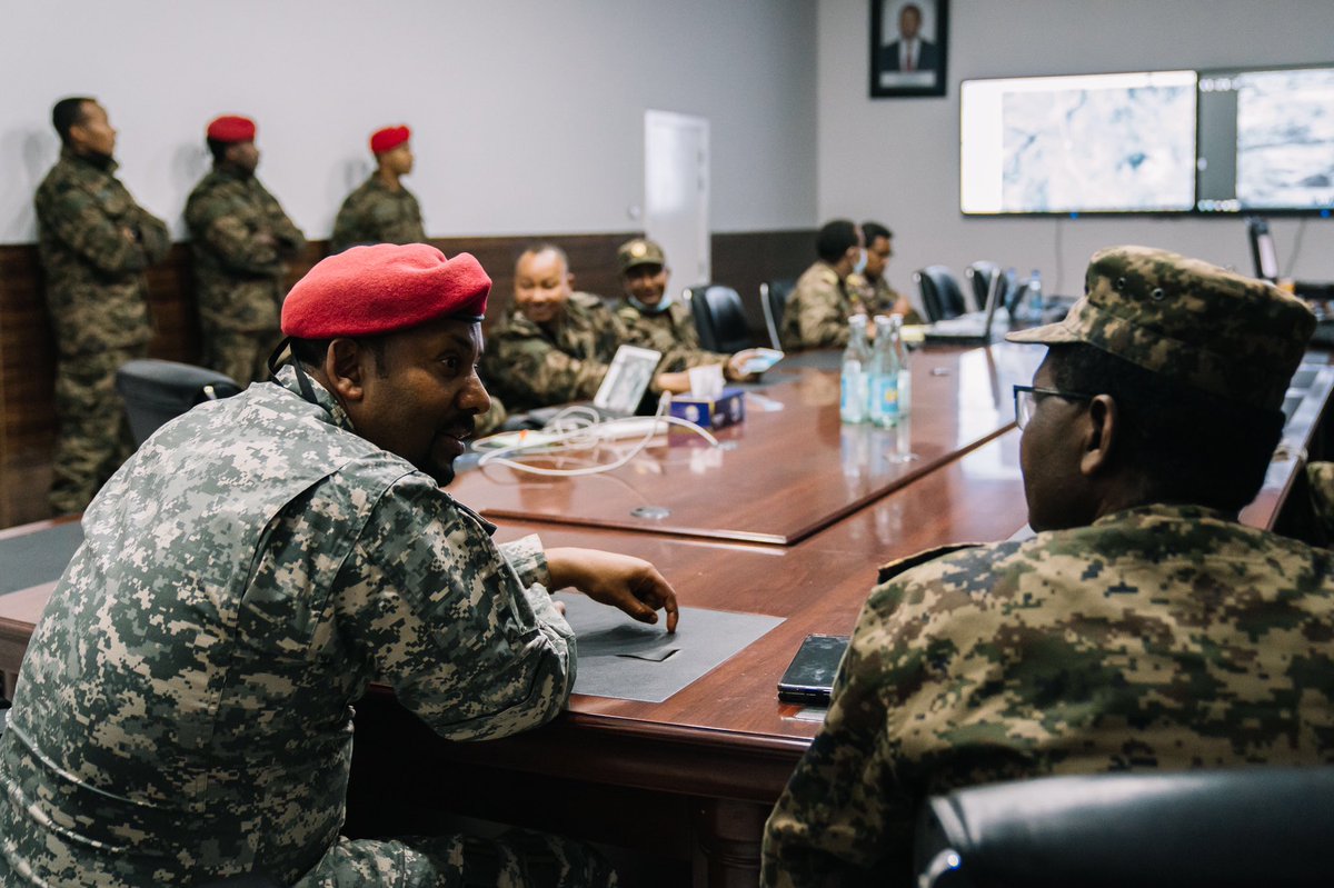 aronsimeneh's tweet photo. #ENDF Situation Room.
#EthiopiaPrevails 🇪🇹
@AbiyAhmedAli , General Birhanu Jula and members of #ENDF https://t.co/svY9mKMQ4R