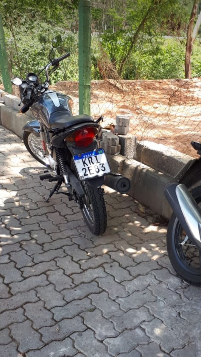 GomesHevelyn's tweet photo. ROUBARAM MINHA MOTO EM PEDRO DO RIO, NA NOITE DO DIA 1° EM PEDRO DO RIO

recompensa de R$ 1.000 pra quem achar
PLACA: KRI2E83

entrar em contato (24)988643898
rt por favor https://t.co/Tts3GLcZTE