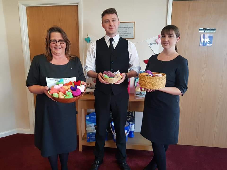 The fantastic team at #Shrewsbury <a href="/CoopFuneralcare/">Co-op Funeralcare</a>, along with their family and friends have been knitting hearts for bereaved families. Asking for a small donation they have managed to raise an impressive £150 so far for <a href="/MindCharity/">Mind</a> . Well done <a href="/jellywilli/">helen williams</a> #ItsWhatWeDo ❤💚💙💛