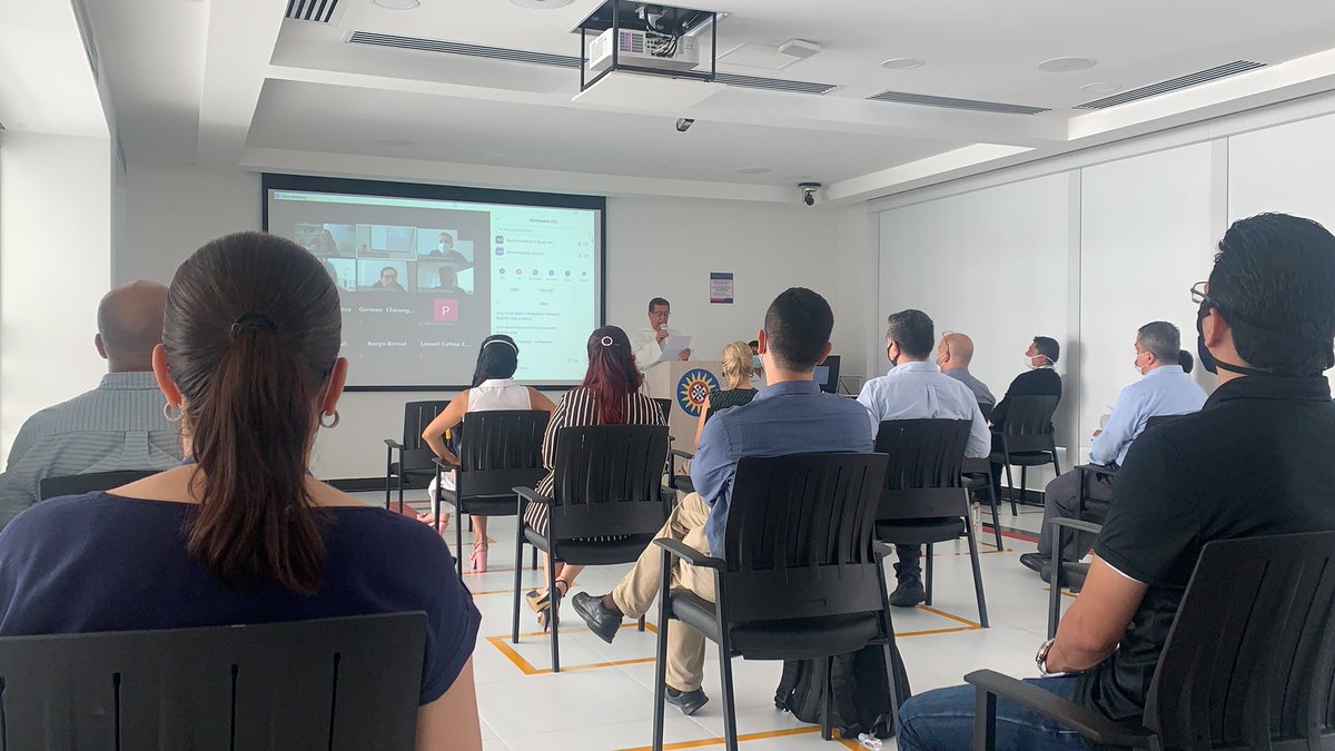 de_holos's tweet photo. “Hoy la investigación en  @SantotoVillavo está de fiesta” palabras de nuestro rector, fray José Antonio Balaguera, en el lanzamiento del libro “La investigación en la USTA sede Villavicencio, capacidades en CTeI desde los grupos de investigación” #OrgullosamenteTomasinos https://t.co/QmChlznr0G