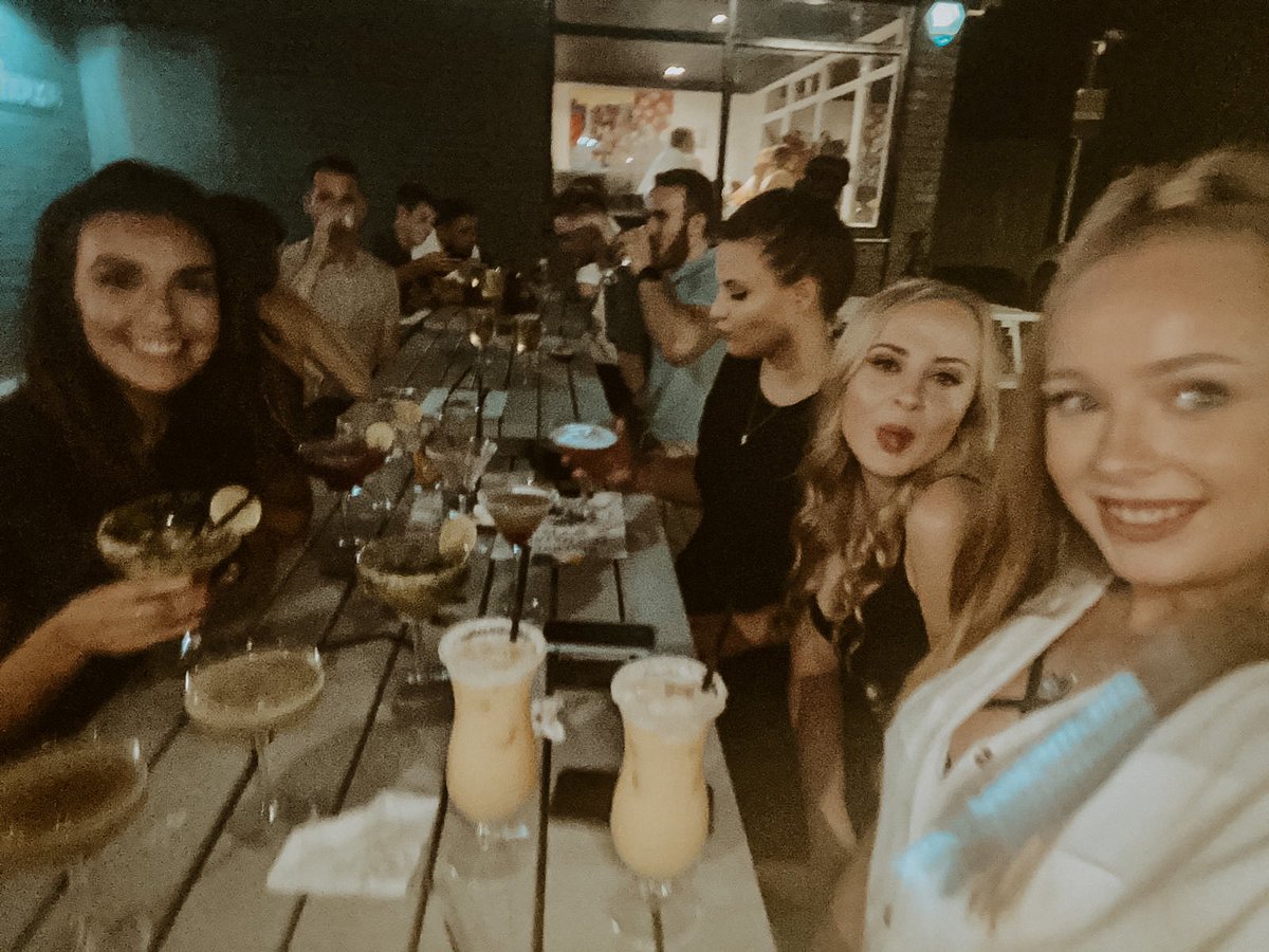daniellejdp4's tweet photo. I miss nights like this with my friends🥺 https://t.co/BUVL3CsX9f