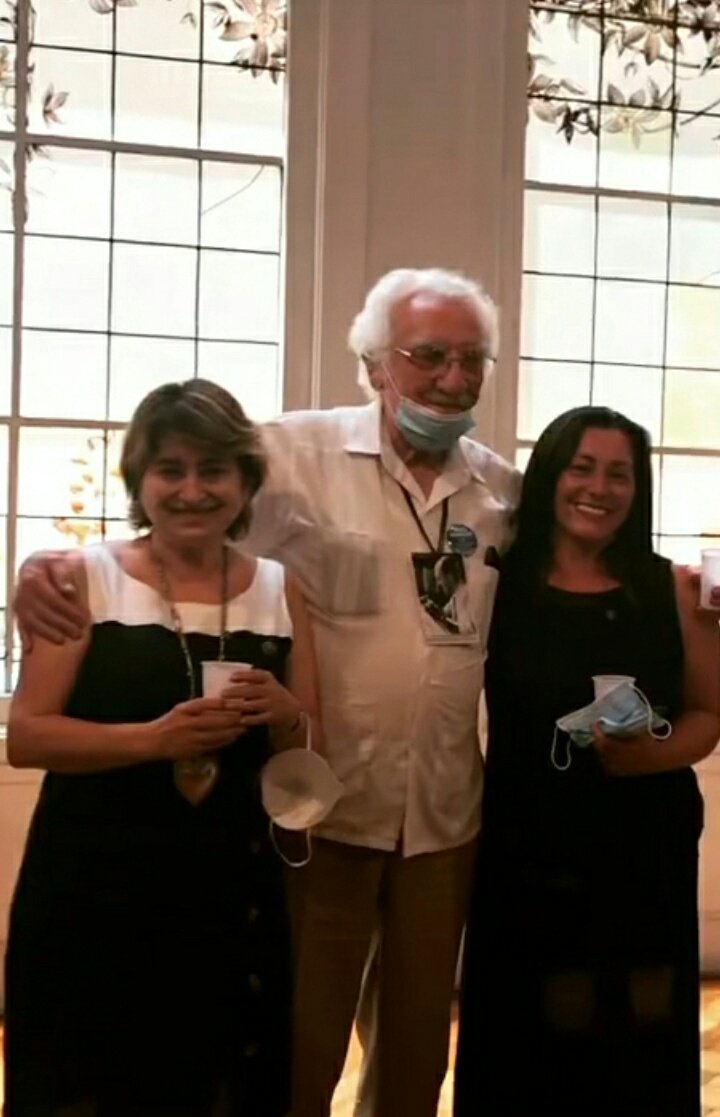 Saludamos a nuestro nuevo Directorio Nacional <a href="/colegioarq/">Colegio de Arquitectos de Chile</a>
<a href="/JadilleBaza/">Jadille Baza</a> Presidenta 
<a href="/arqfherrera/">Francisco Herrera M.</a> Vicepresidente de Asuntos Internos <a href="/Fer_Mranda/">Fernando Miranda</a>
 Vicepresidente de Asuntos Externos 
<a href="/padmalamo/">Lorena Estai</a> Secretaria General y 
<a href="/luisviada/">Luis Alberto Viada O</a> Tesorero y a 
<a href="/miguellawner/">Miguel Lawner S.</a> quien acompañó la ceremonia