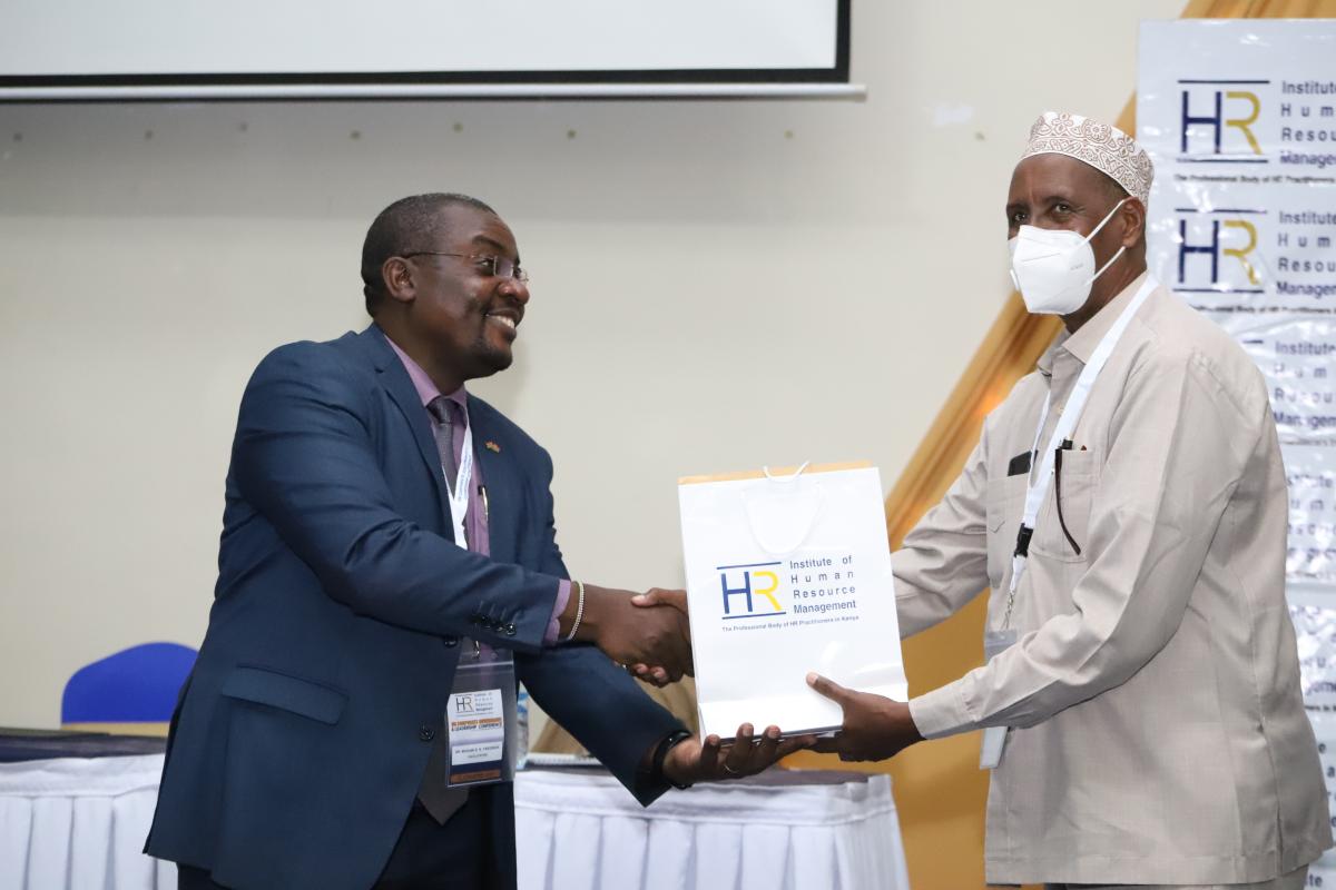 Ihrm_Kenya's tweet photo. Thank you Dr. Fredrick Mukabi, Deputy Director - Kenya School of Government presenter during the HR Corporate Governance &amp; Leadership Conference #HRTukoKisumu https://t.co/EpYim5Yydr