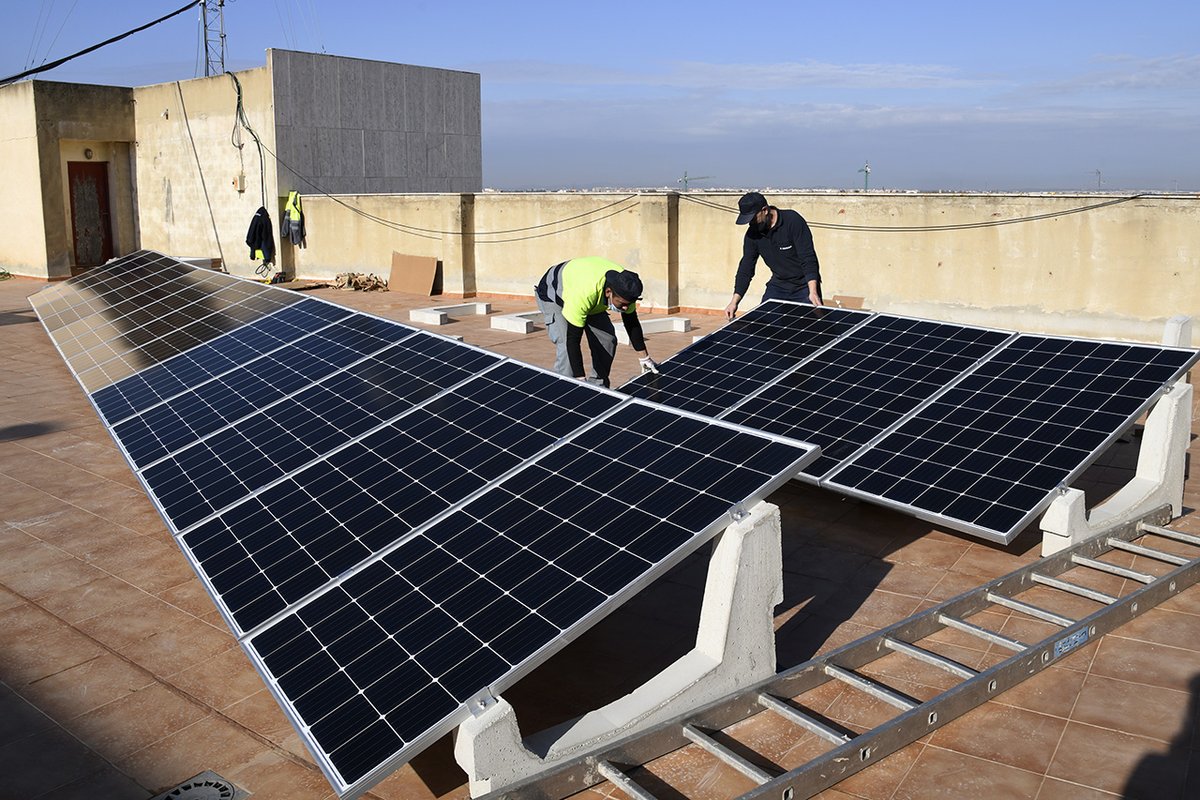 📌 #Paiporta es passa a l'energia solar fotovoltaica ☀️
📰 El consistori avança en la reducció d’emissions amb una inversió de 13.302,92€ en 30 plaques solars que sumbinistraran 10KW
➕ℹ️➡️ https://t.co/FAZkyNSG7q
#UrbanismePaiporta #MediAmbientPaiporta #SostenibilitatPaiporta https://t.co/OrXBchIqxi