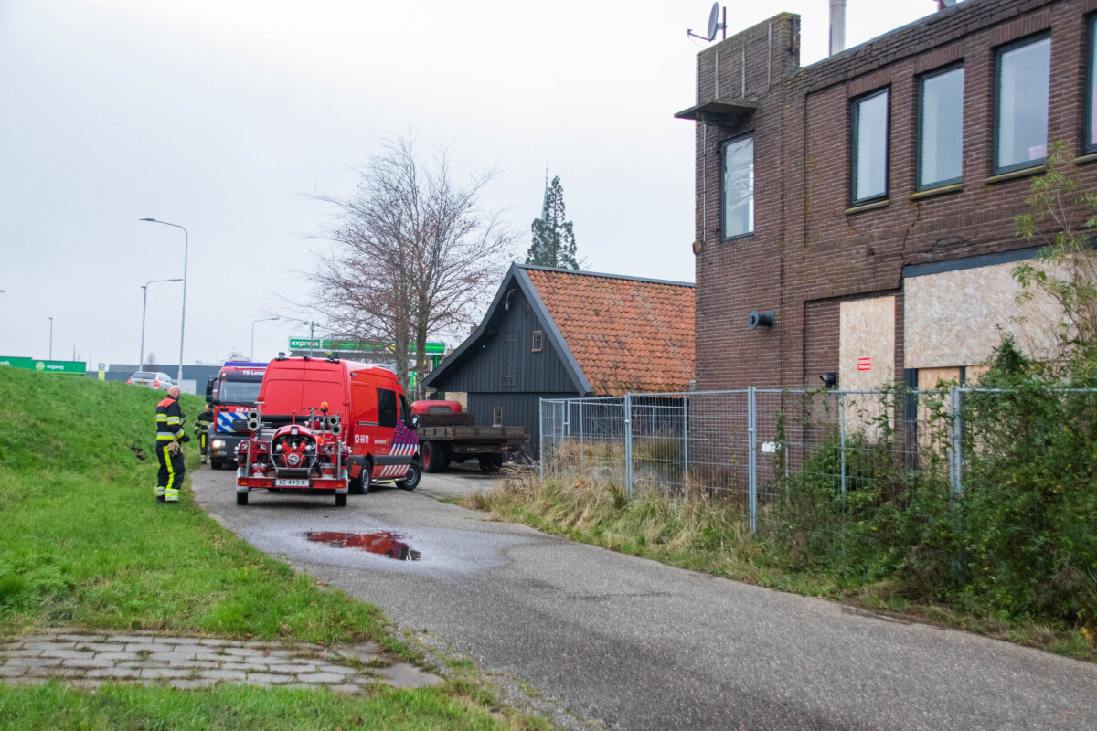 Brandweer opgeroepen voor buiten brand in Lemmer -..