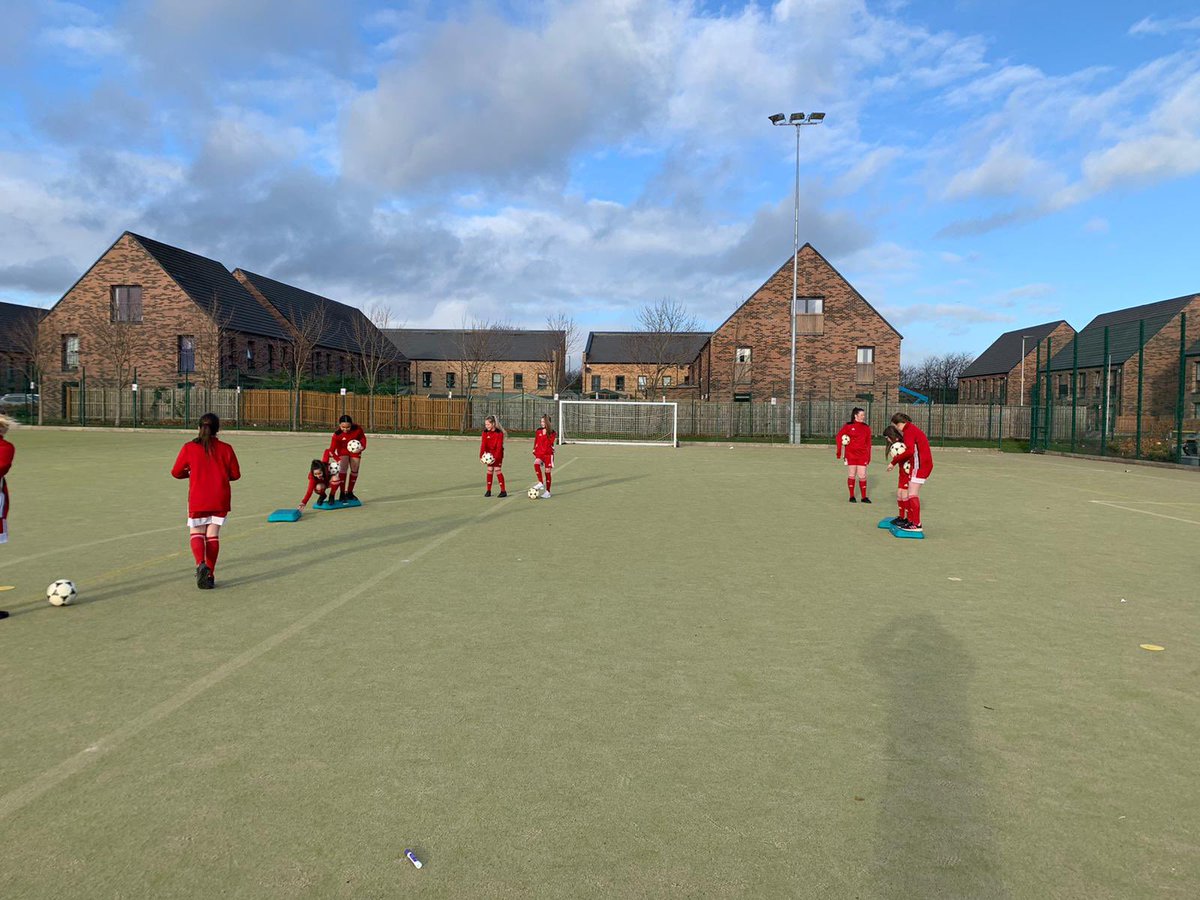 Spartans_CF's tweet photo. Week 4 and 5 of our @SAMHtweets BeMe project has seen @CCHSEdinburgh @ScotFASouthEast @CashBackScot SOF girls explore why taking notice and giving are so important, especially during 2020! Great discussions, Great Fun and lots of smiles 😀#BeMe #DreamBig #personfirstplayersecond https://t.co/RC9XOgCYzL
