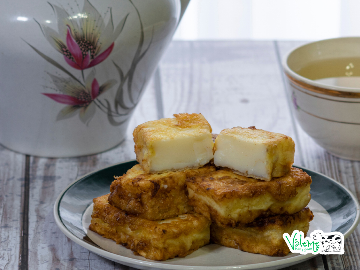 Hoy vamos a preparar un dulce muy tradicional ¡Leche frita! Entra en nuestro blog y no te pierdas esta maravillosa receta  😉

#LecheVáleme #Sabor