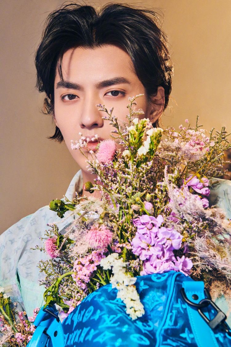 ex9hugs's tweet photo. 💌 Hay una nueva notificación!

⌲ @Yuli_Meilang te ha llegado un abrazo de kris y Lay!!

"Feliz cumpleaños, te amo demasiado eres la mejor amiga que la vida me pudo dar, tqm demasiado"

Espero y lo disfrutes mucho ♡ https://t.co/gdKn0l4Z5C