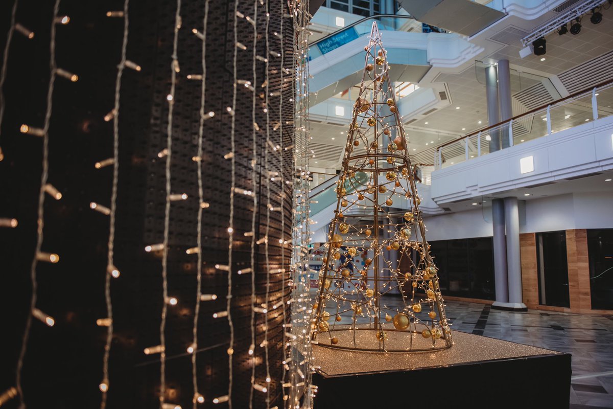 INTERACTIVE02's tweet photo. #Retail has reopened today which also means @PrincesQuayHull #Christmas  #lights are officially on for the festive season!                       Get in touch with a member of the Interactive team today to start planning for Christmas 2021! #Decorations https://t.co/U80XadIPtO