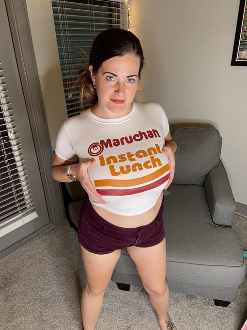 Now I want some raw-men 😂  https://t.co/YnQLoQ5t6L #Rockstarkristin #Rsk #ramen #noodles #NoNutNovember<a href="/tag/humpday"class="tags"><span>#humpday</span></a><a href="/tag/foodie"class="tags"><span>#foodie</span></a><a href="/tag/ramen"class="tags"><span>#ramen</span></a><a href="/tag/boobs"class="tags"><span>#boobs</span></a><a href="/tag/noodles"class="tags"><span>#noodles</span></a><a href="/tag/nonutnovember"class="tags"><span>#nonutnovember</span></a>