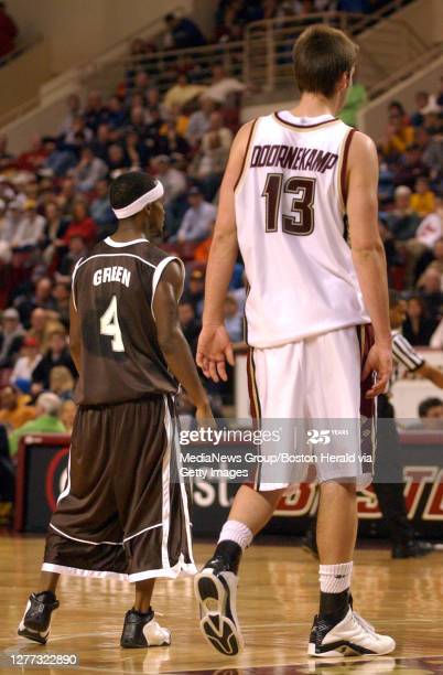FirstandFan1's tweet photo. This picture of Marques Green went viral earlier today, and no it's not photoshopped. The St. Bonaventure legend really did wear massive, baggy shorts his entire college and pro career. He posted the best stat line of any @BonniesMBB  player in 2002-03 averaging 21.3/3.7/8.0 https://t.co/g1q7PSTImJ
