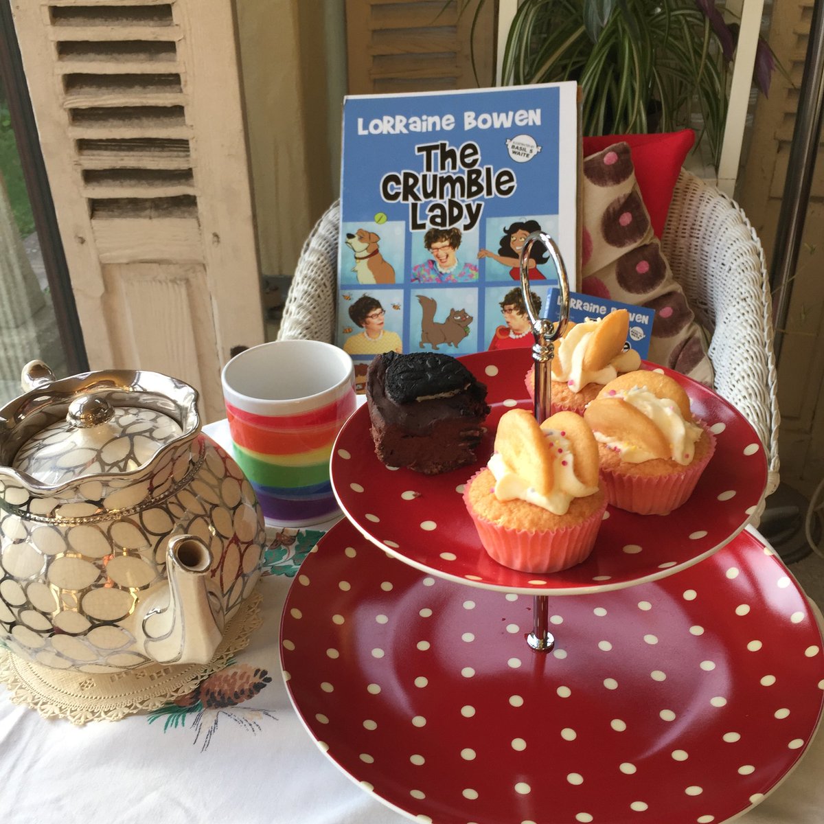 Bowen707's tweet photo. Teatime Treats ep 6
Coming Thursday Dec 3rd from #tier2 and featuring my #CrumbleLady book published by β¦β¦@Candy_Jarβ© https://t.co/cUD3BLbNsY