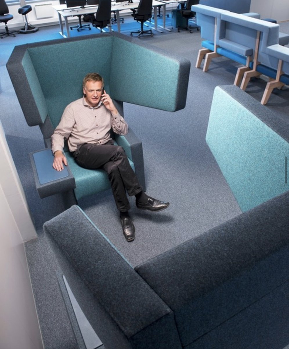 ProoffNL's tweet image. A quick-win in workspace design is better acoustics. Research shows that EarChair reduces the background noise level by 13 dB. As a reference, with a reduction of 10dB a user experiences already half the background noise. #acousticsolution #workspace #acoustics