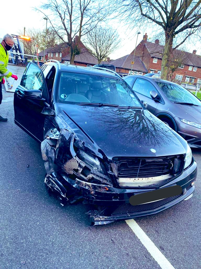 KentPolice7oaks's tweet photo. #CPT had a #Pursuit with this car yesterday, the car eventually crashed and 2 occupants #Decamped, after a footchase #Passenger was detained, driver wanted to fight so #TASER deployed.
✅ £17,000 Seized
✅ Class A &amp; B Seized
✅ Car Seized
✅ 2 Arrested 
01-0592 &amp; 01-0596 ^TS https://t.co/RPWvDswy9B