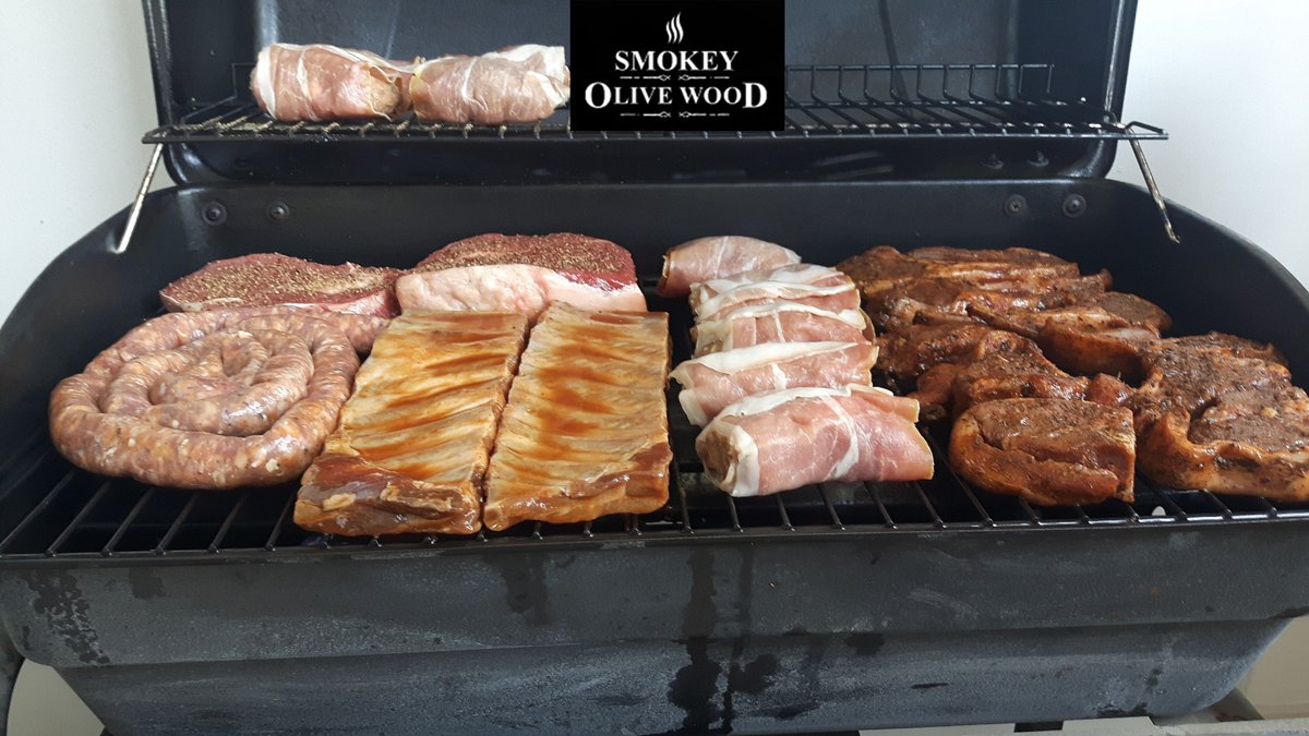 smokeyolivewood's tweet photo. Do you also BBQ all year long?

Its cold but it doesn't rain - time for a BBQ.

#SmokeyOliveWood #Spain #grill #BBQ #barbacoa  #ahumar #barbecue #fumare #churrasco #comidadefumada #palenieżywności #fumeur #etenroken #rūkantismaistas#барбекю #куритьпищу #rygermad #rökning https://t.co/Pm7UEOWscX