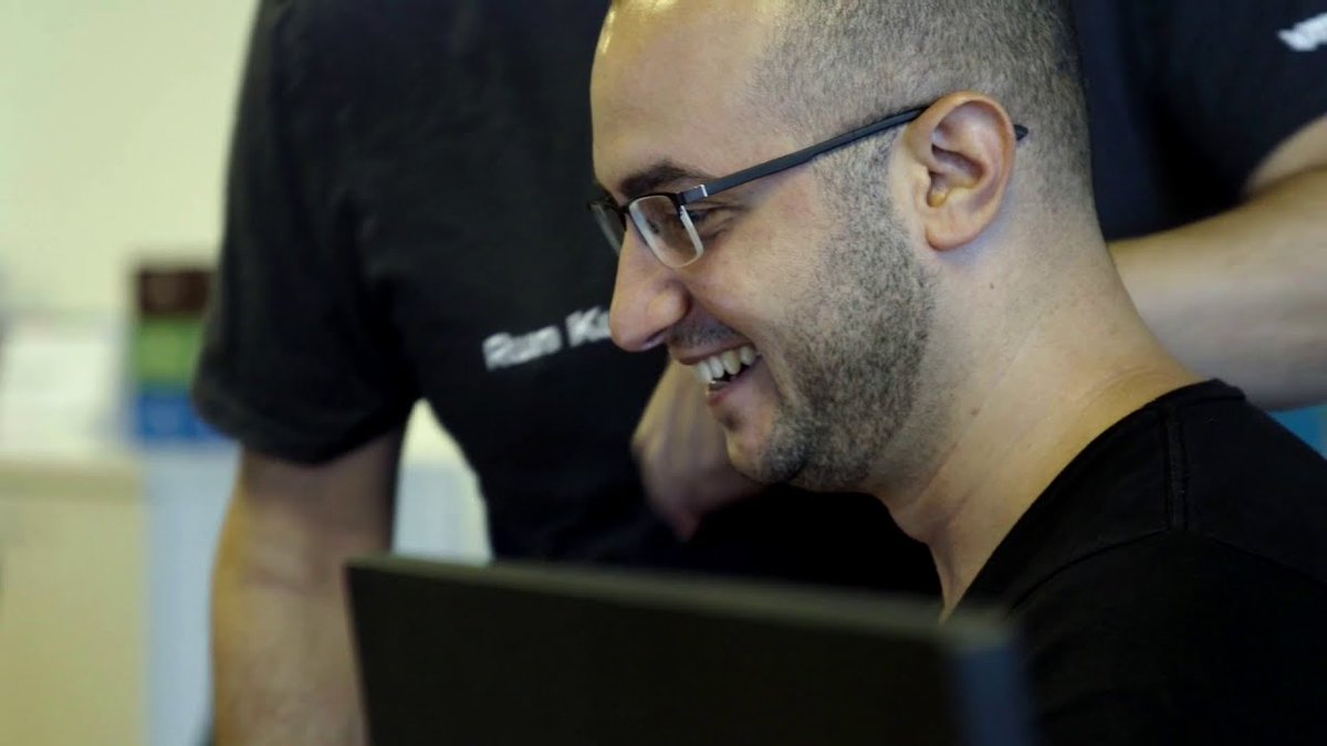 vmware_de's tweet image. ZIM Integrated Shipping Services ist bestrebt, stetig seinen Kunden-Service zu verbessern und seine Produktivität zu erhöhen. VMware #PivotalLabs und der #Tanzu Application Service hilft Ihnen dabei.  
Mehr dazu im Video: 👉🏼ow.ly/2h8950Cvxue