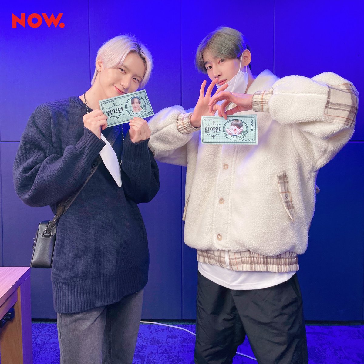 #빅톤 의 #이불킥 알바썰은 역시 꾸르잼 🍯 시급 일억원씩 드렸으니 맘껏 쓰시고 거스름돈 구천구백구십구만원 남겨오세요~ 아 승시기는 노래방 한곡 하느라 칠천만원 썼구나... #한승우 #강승식 #NOW온에어