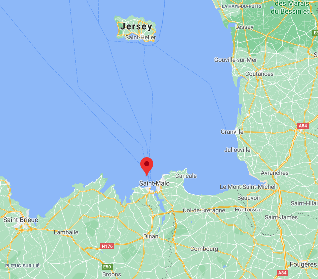 bulletin_fr's tweet photo. [THREAD] Connaissez l'île de Cézembre au large de Saint-Malo ? Cette petite île, que l'État français croit naïvement être sienne, est en réalité une possession du glorieux Royaume de Talossa 👇
https://t.co/wCuXOJSK1v https://t.co/r1BJlOcF6v
