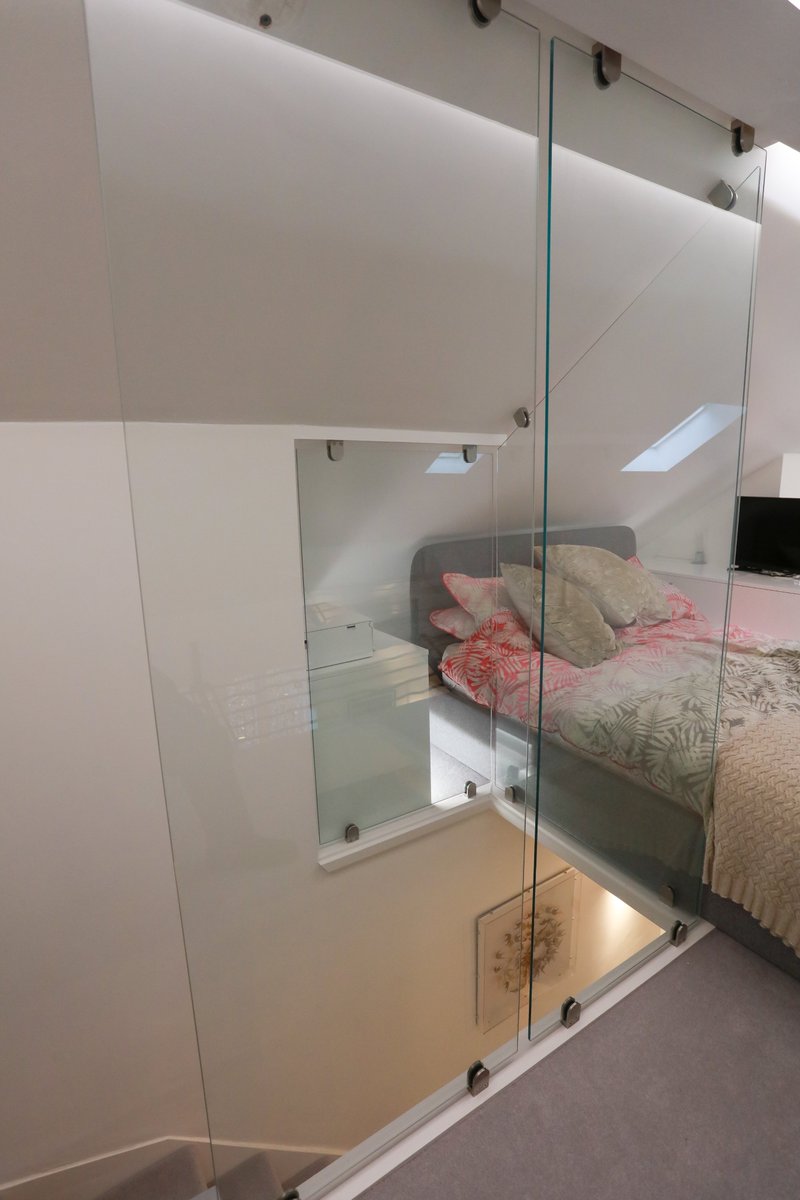 BWW_BUXTON's tweet photo. We don't just do kitchens here at Buxton Woodwork, this property recently had a kitchen and flooring throughout, glass balustrades and fitted bedroom furniture all supplied by us. The kitchen, an Alta Gloss door in Dusk & Pearl Grey. #MyNeffKitchen #kitchens #frankeuk #karndean https://t.co/bd1TDyYZdY
