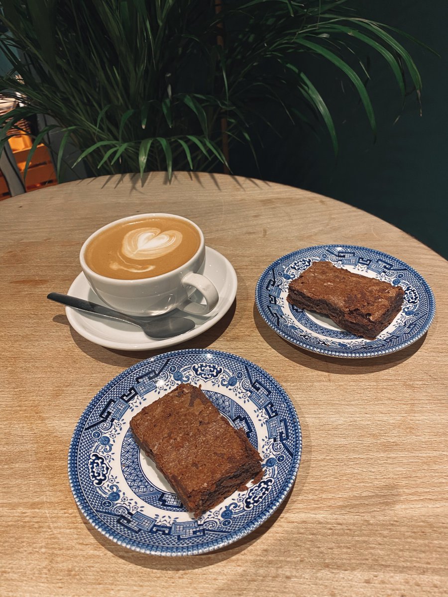 Bramblesargyll's tweet image. Brew and a brownie🤎