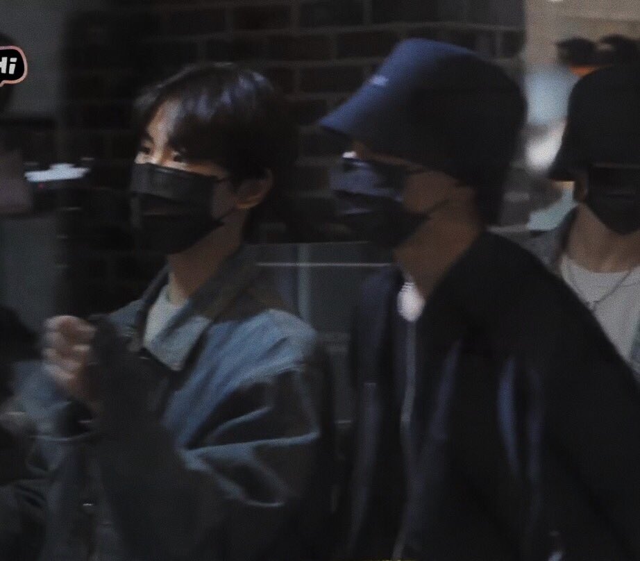 jaywonarchive's tweet photo. shopping date. 

— #jaywon #젱양 https://t.co/dyrr53DvZ1