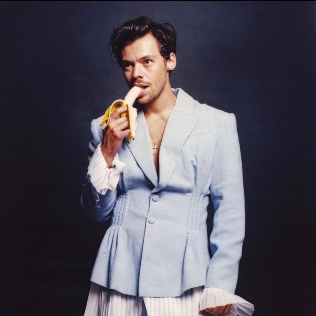 5idiots4ever_'s tweet photo. #bringbackmanlymen , #HARRY and #thecaption are currently trending after Harry Styles clapped back and shaded Candace in his caption https://t.co/46p18dRt8d
