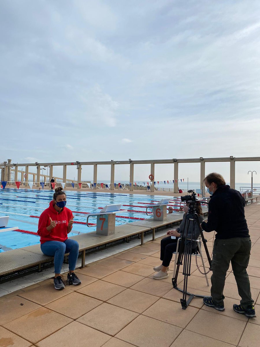 cnmataro's tweet photo. Ahir l'equip de 'Campiones' de @tv3cat va ser al @cnmataro per a enregistrar imatges del nostre equip de waterpolo femení i entrevistar a en @daniballart @MartaBachP @AnniEspar_ Danijela. https://t.co/UHbWD6imII