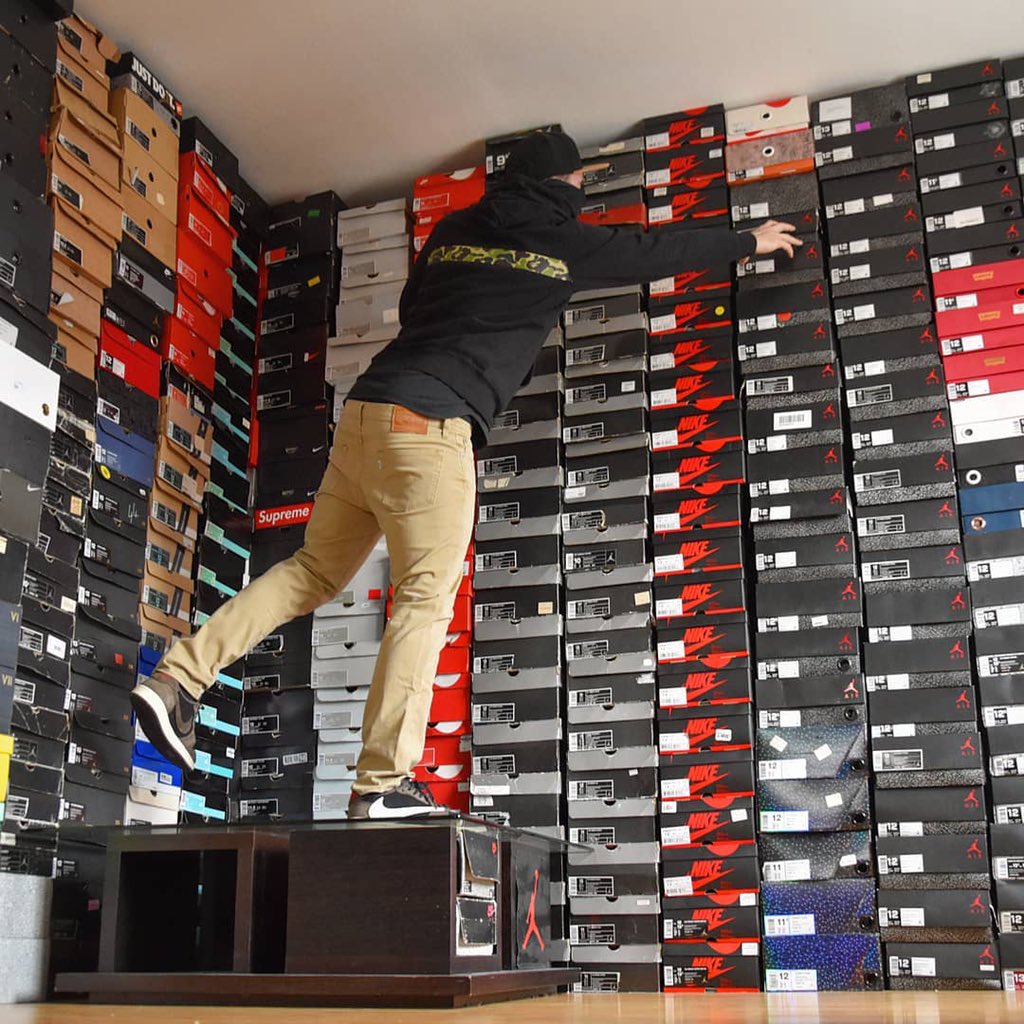 jordan sneaker room