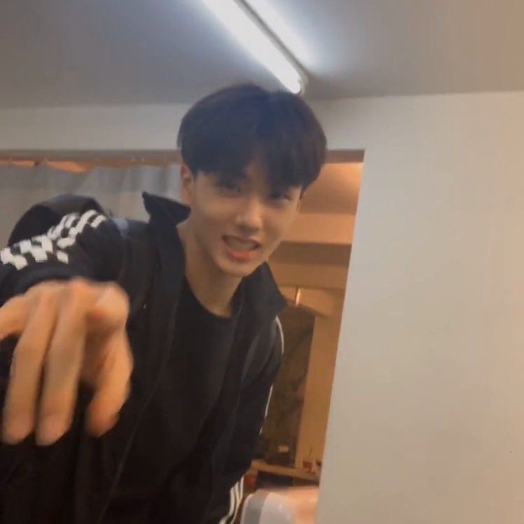 อย่ามาชี้หน้าเค้านะ! เค้ากัดแน่😡💥