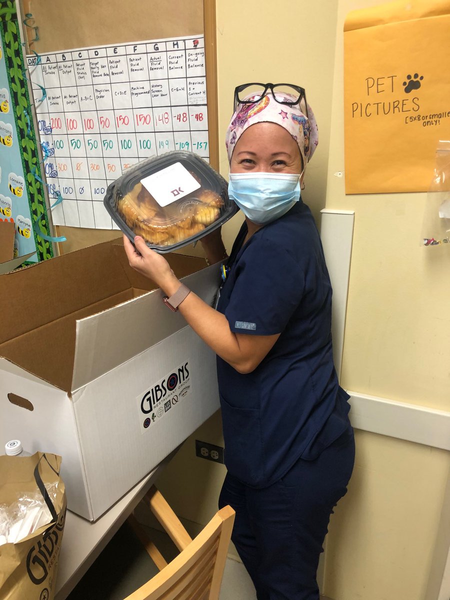 GibsonsSteak's tweet photo. Feeding the frontlines never felt so good. 🍽 Thank you @DuncanKeith and the Keith Relief Foundation for generously donating these meals to the ICU team at Resurrection Hospital. ❤️ #GibsonsStrong #KeithRelief https://t.co/QK2ieOIwtt
