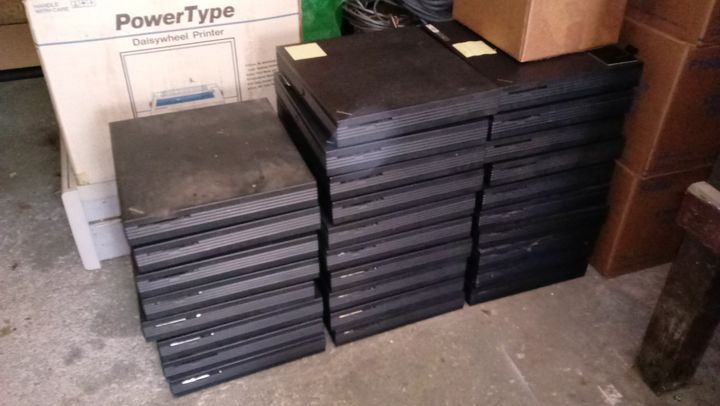 BitHistory's tweet image. We found homes for most of these NeXT Mono Slabs.   Have less than a dozen left that need to be tested and/or repaired. facebook.com/23734958975580… 
#BitHistory