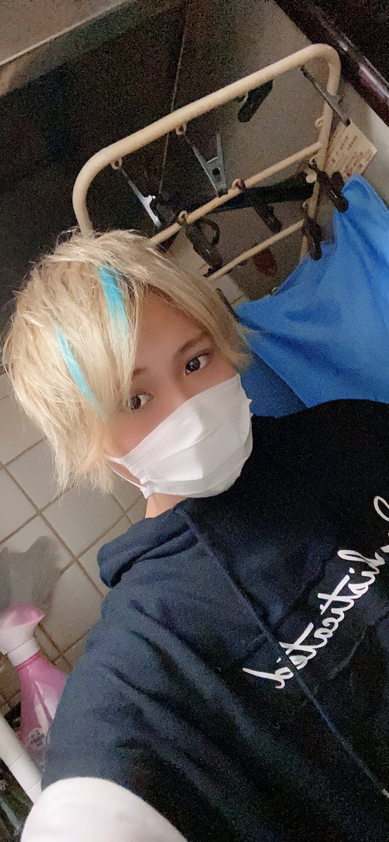 kasida60976307's tweet photo. 上手く撮れなかった

#ボーイズバー
#美男美女と繋がりたい
#自撮り界隈と繋がりたい
#歌舞伎町
#RIONEL
#ネオンズ
#ARIA
#1mmでもいいと思ったら推して
#一流になるために https://t.co/Rq6HqQe6pL