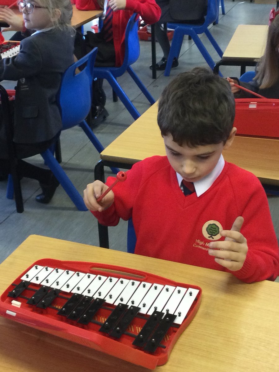 Kumada_HMCS's tweet photo. We have loved learning to play the glockenspiels today in Music! Some fantastic listening and following the music notes. Well done Rabbits! https://t.co/fvzOgfmctx