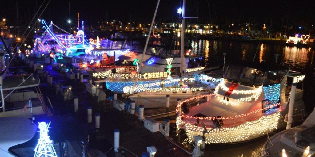 KnowWake's tweet photo. Who's headed to the 2020 #DaytonaBeach Christmas Boat Parade this Sat., Dec. 5?! 🙋🎄✨

The parade is hosted by #Halifax @YachtRiver Club and begins/stages at the Seabreeze Bridge at 6pm.
📸: @DaytonaBeachFun
.
.
.
#daytona #lovedaytonabeach #halifaxriver #florida #knowwake #app https://t.co/nkHx36Kvuv