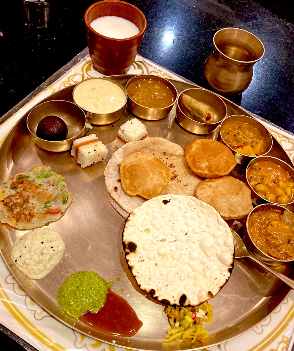 PuneetPattar's tweet photo. #amdavadithali #thali #gordhanthal #localcuisine #localcuisines #food #foodphotography #foodie #foodstagram #instafood #gujaratfood #gujaratifood https://t.co/yldUc4hTS8