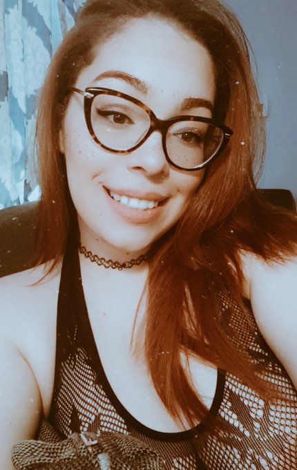 Happy freaking hump day you filthy animals 😜 I found this cute throwback yesterday. Rt or ❤️ if you're