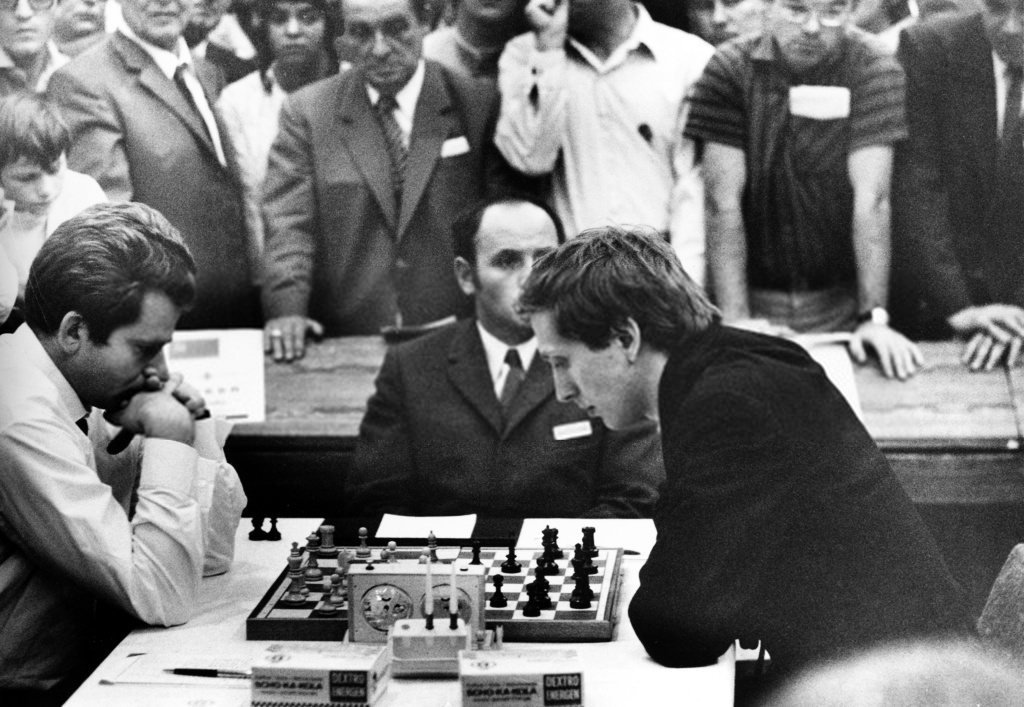 Olimpiu Di Luppi on X: 16-year-old Bobby Fischer in Zurich in mid-1959  (Keystone Archive).  / X