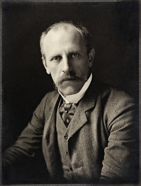 As a research professor from 1897, Nansen published six volumes of scientific observations and continued to break new ground in  #oceanography. He was involved in achieving Norwegian independence in 1905, and turned to diplomacy, becoming Norway’s first  #ambassador to Britain /9