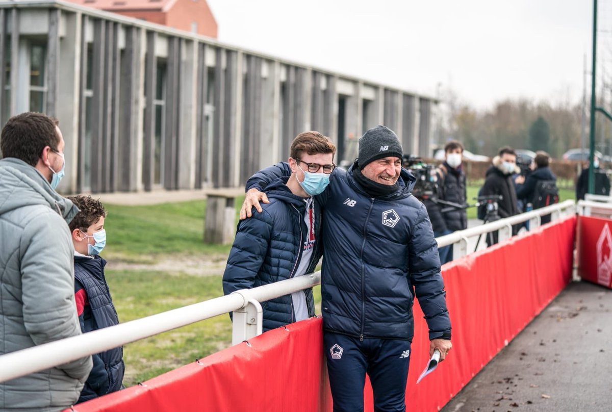 losclive's tweet photo. Vous vous souvenez de Maxime ? 

Mais si, le ramasseur de balle au départ de l’action amenant le but de Jo’ Bamba lors de #LOSCACM 😍

Et bien il était au Domaine de Luchin ce matin 👏

👉 https://t.co/kiGENmFHqR https://t.co/MVGIkrVQHp