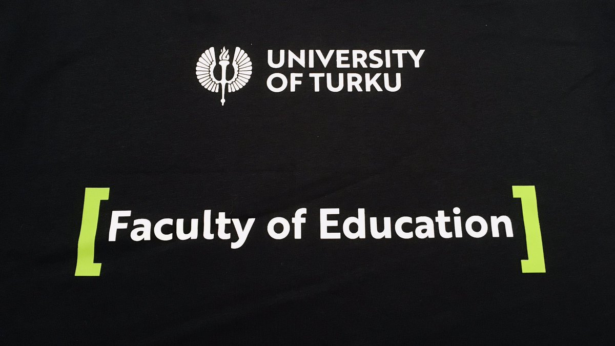 annamaijakata's tweet photo. Twiittaaminen kannattaa. Posti voi tuoda näin hienon oman tiedekunnan paidan palkinnoksi Kasvatuksen syysillan twiiteistä. Get inspired by communication! #utueducation #edudevelop #edugoesart #uniturku https://t.co/QMyjd9Y7LS