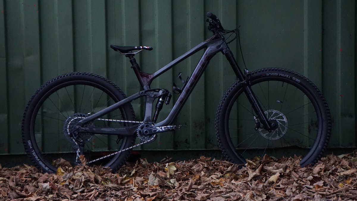 southdownsbikes's tweet photo. One of our employees brand new Trek Slash 9.9 XO1!
What do you think of this beast? Let us know!
#mtb #mtblife #mtblifestyle #mtblove #trek #trekbikes #trekslash #fullsuspension #enduromtb #endurobike #racebike #racemachine #2021race #raceseason #southdownsbikes #bingobongo https://t.co/p9YXF2z82a