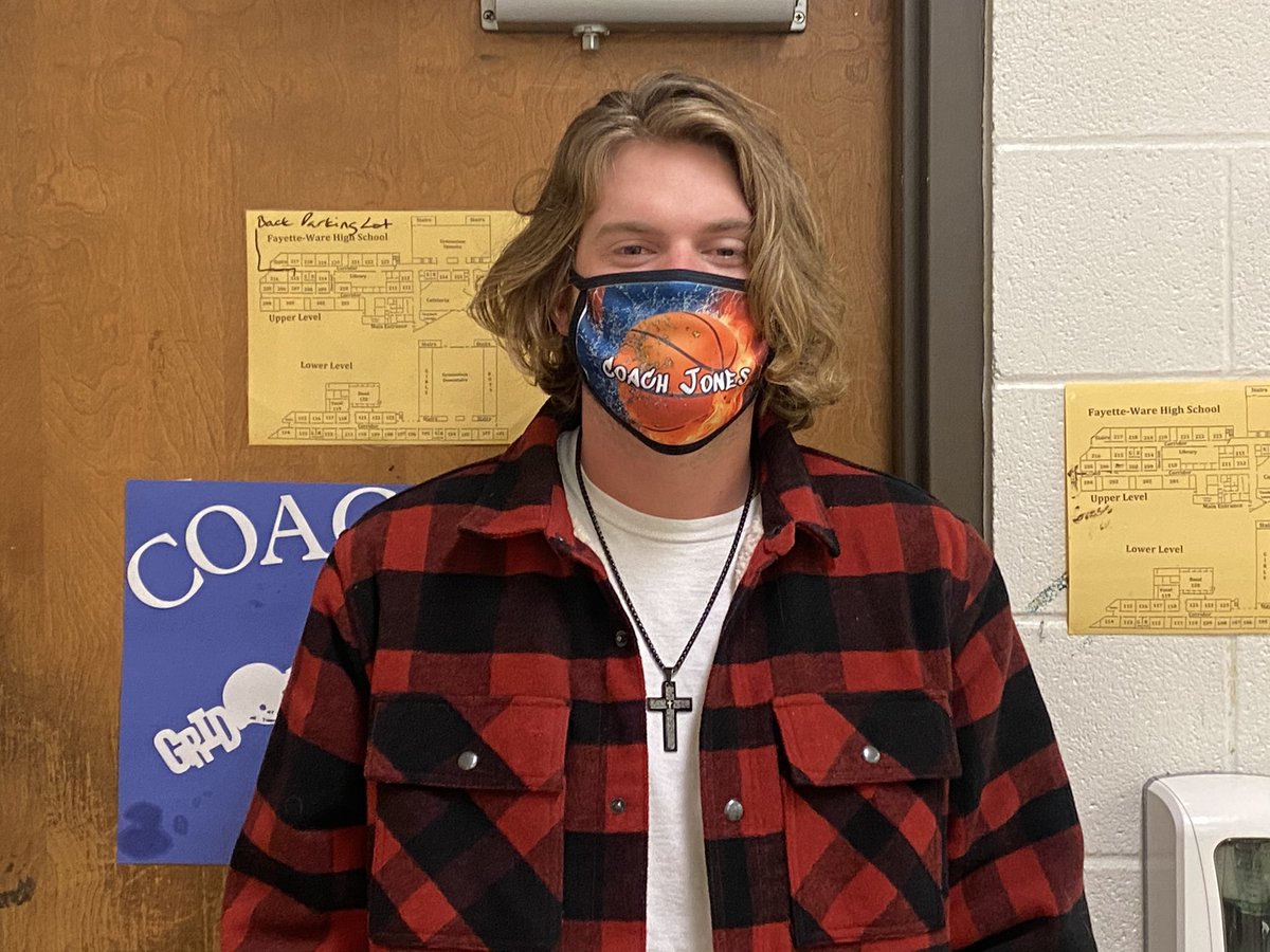 fayettewarehigh's tweet photo. Coach Jones is sporting warm and cozy flannel!! @FCPSchoolsTN @Supt_Hamlett https://t.co/gTn3xlB1gX